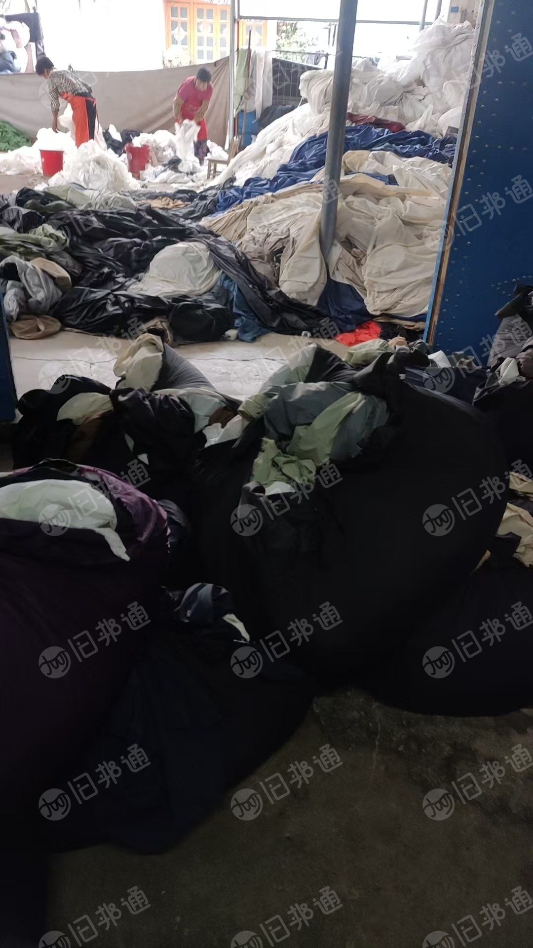 长期出售纯尼龙废布，尼龙边角料，现货一二十吨