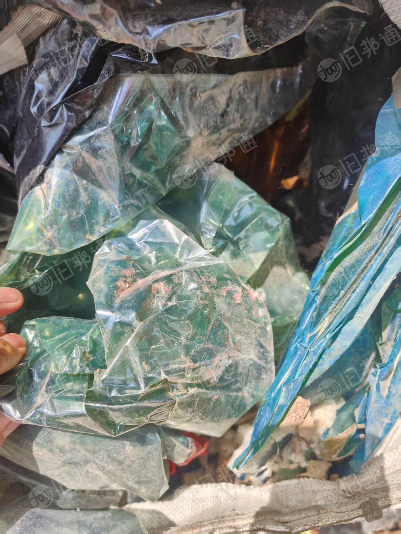 出售杂膜，塑料混合膜，一挂车装30吨左右