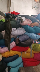 长期出售浅色，黑色的氨纶废布，氨纶边角料，现货十吨左右