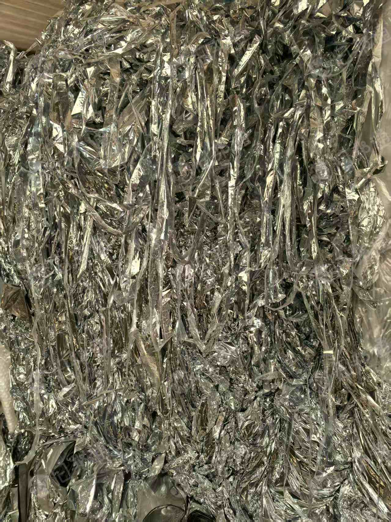 出售镀铝膜边角料，带胶，月供20吨