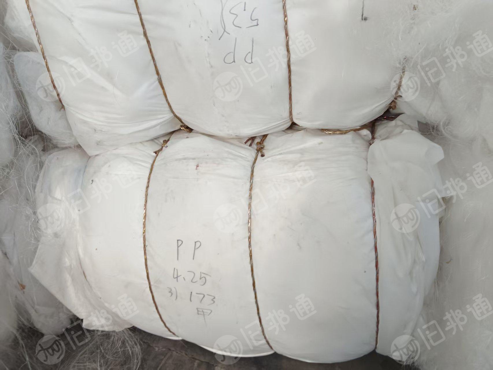 长期出售白色丙纶废丝，丙纶丝，PP废丝，月供20吨，货在山东济南