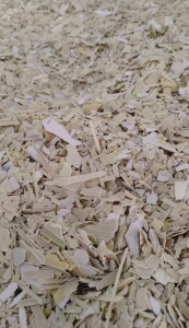 长期出售各种硬质PVC破碎料，扣板破碎料，PVC管破碎料，塑钢破碎料