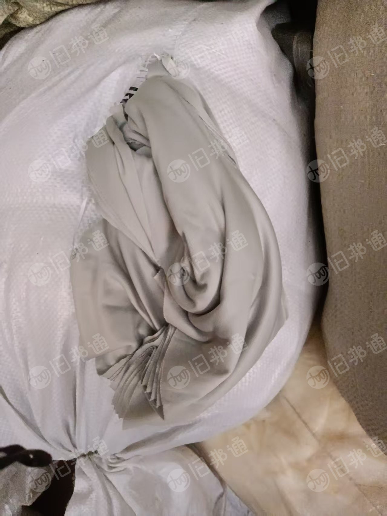 长期出售涤纶废布，涤纶碎布，涤纶造粒布，月供几十吨，厂在天津