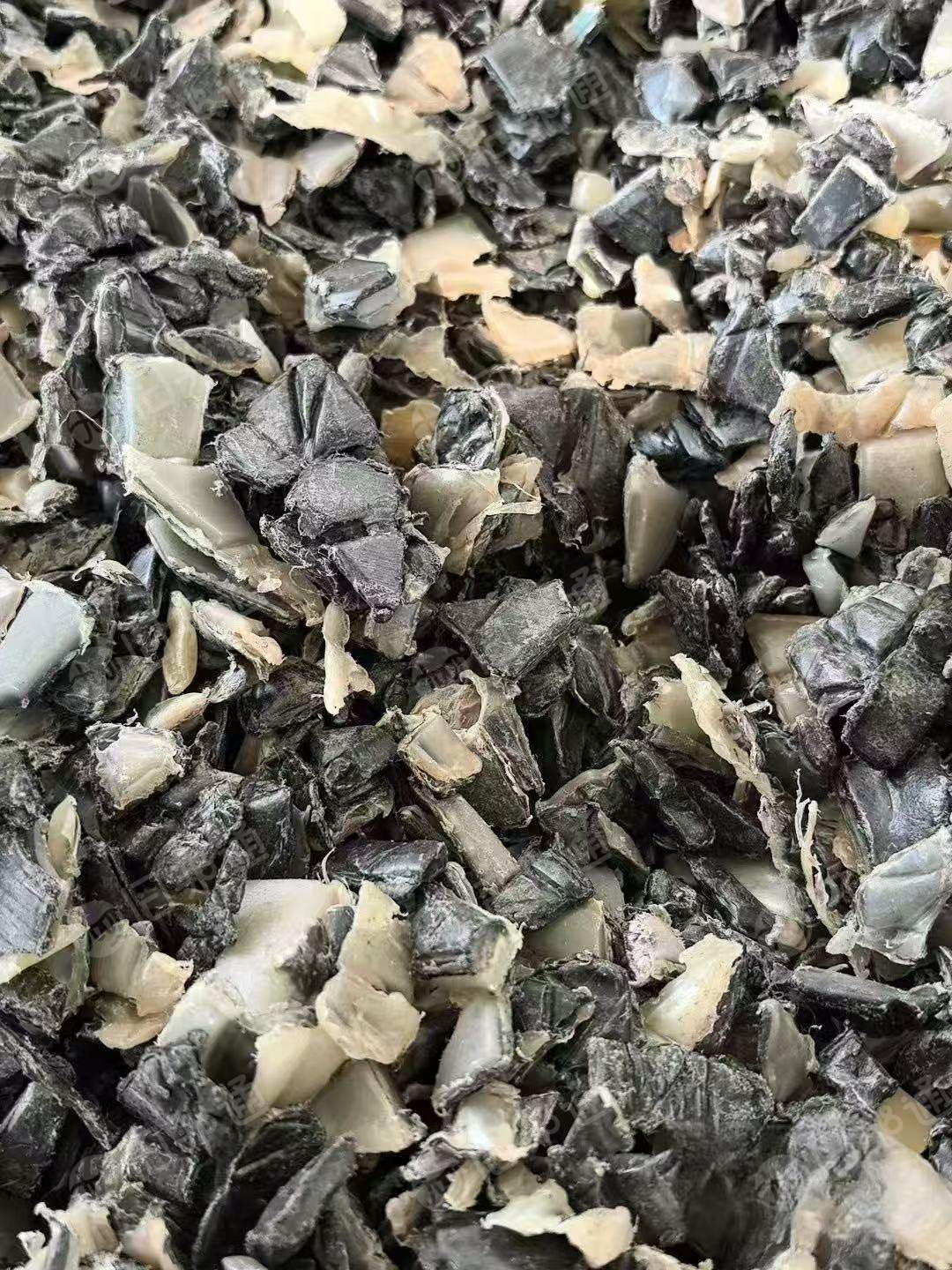大量出售油箱破碎料