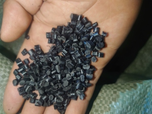 出售黑丙颗粒，价格便宜，漂沉各半，灰分14-15