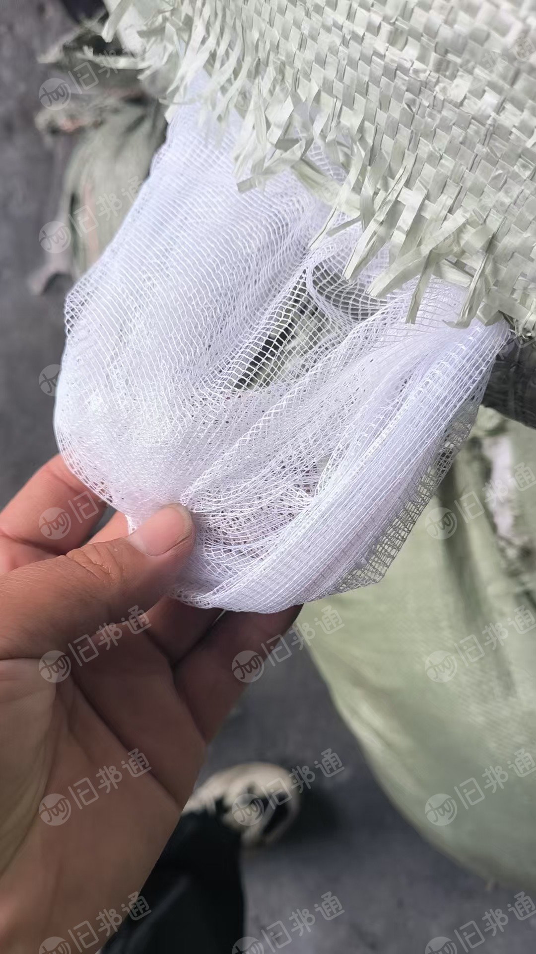 长期出售白色的窗帘布，窗帘纱，涤纶废布，现货9.6米一车