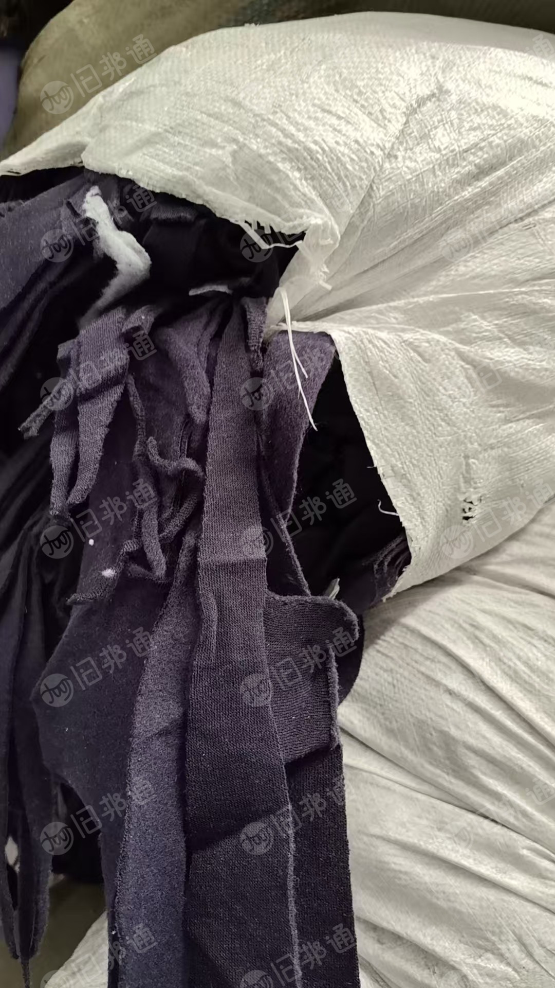 长期大量出售涤棉针织废布,白色的,黑色的,麻灰,涤棉颜色料,现货一千吨左右,50涤50棉
