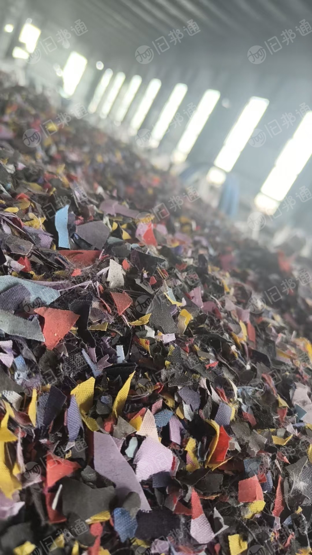 出售pvc雨衣破碎料，月供300吨