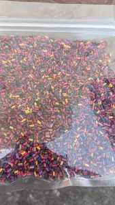 出售Pla降解颗粒料，黑色22吨，花70吨