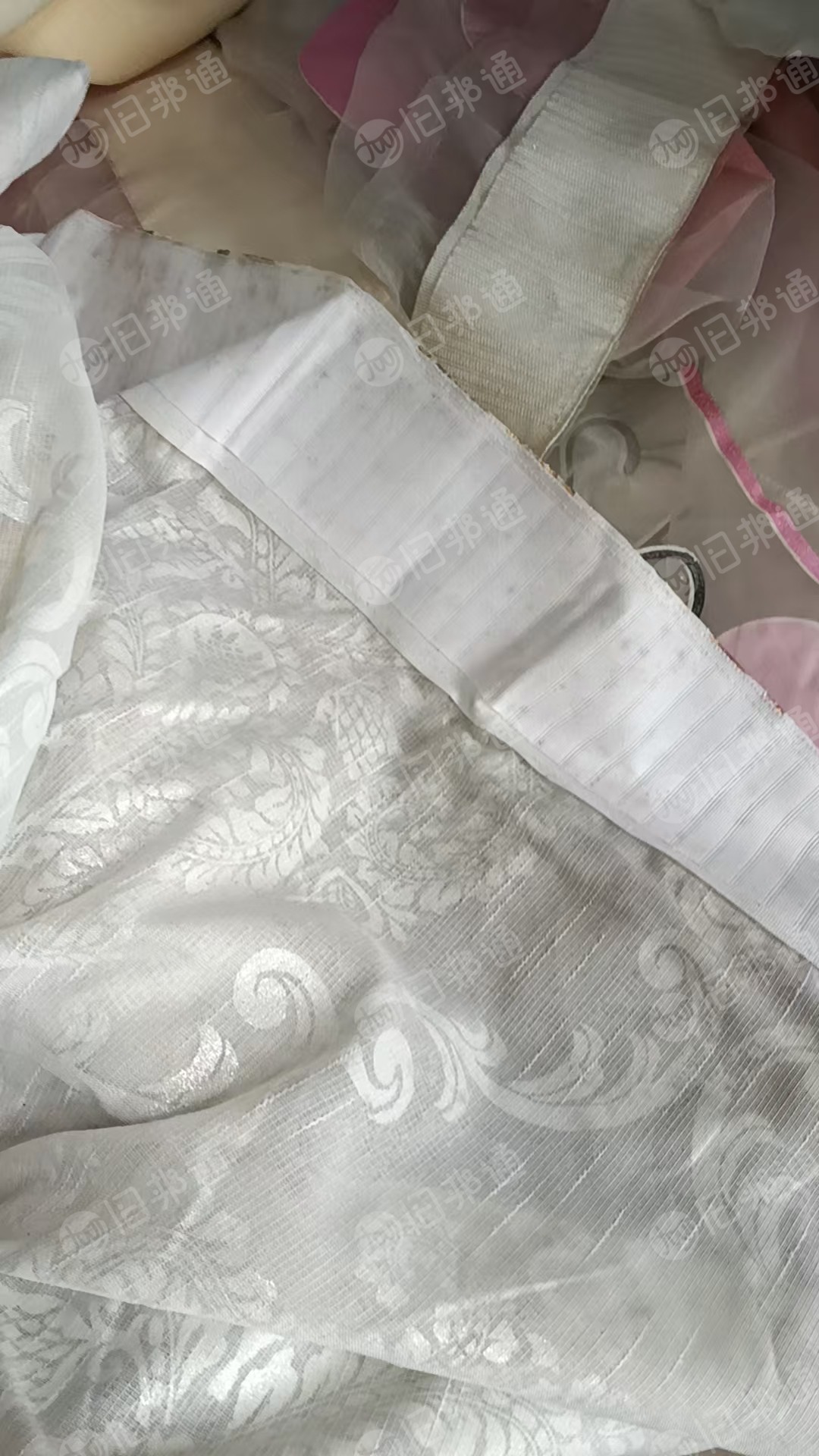 长期出售窗帘布下脚料。什么颜色的都有，现货5-6吨左右，厂在贵州兴义市