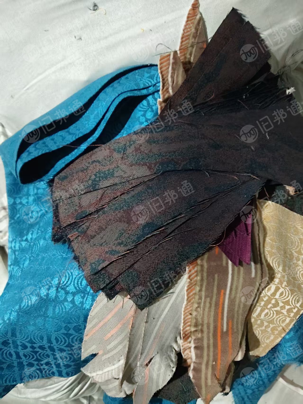 长期出售窗帘布边角料，窗帘布，现货有20吨左右，货在吉林松原