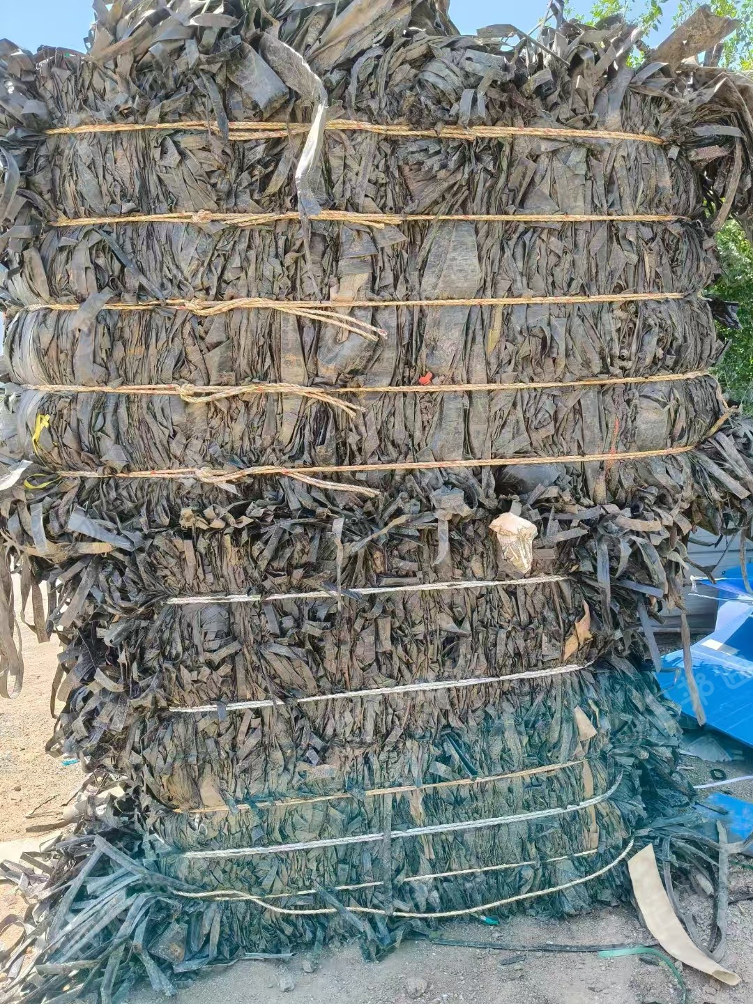 出售滴灌带压块，现货半挂