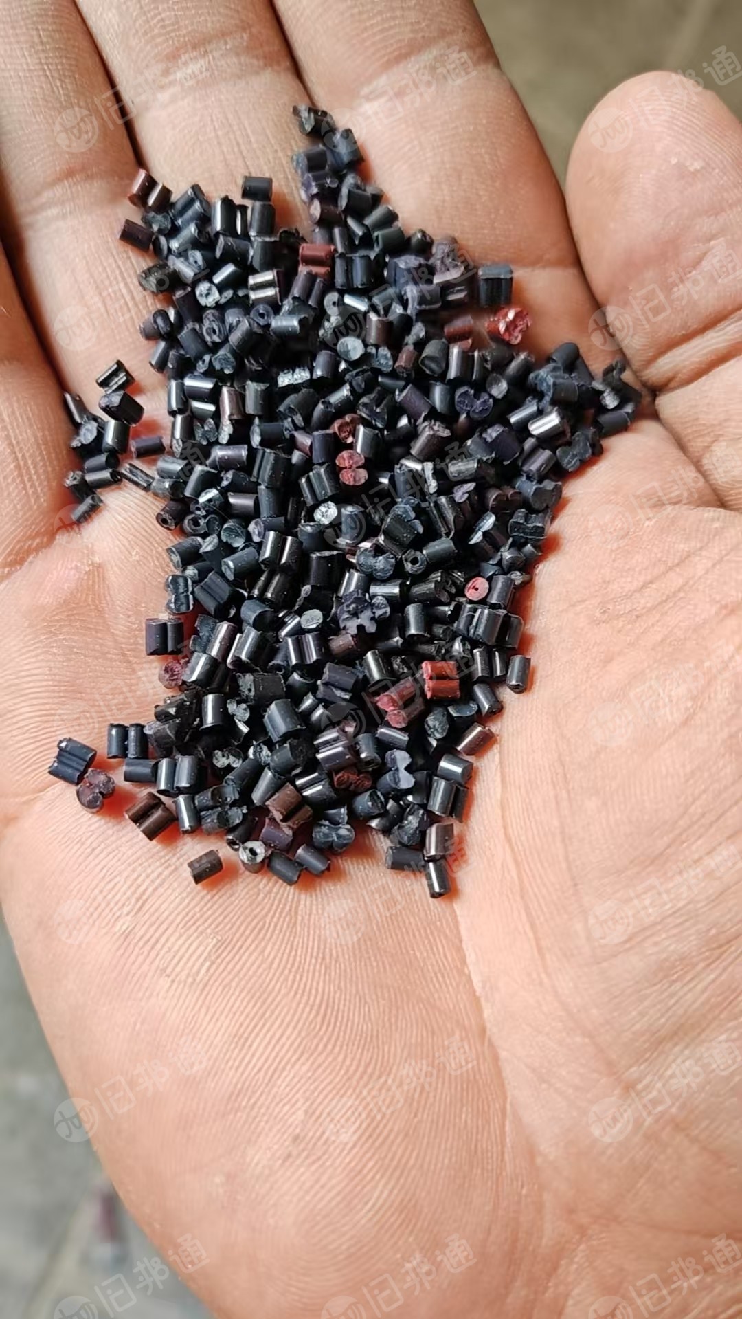 出售杂色无纺布颗粒，PP无纺布颗粒，200目，现货有10吨，货在河北邯郸