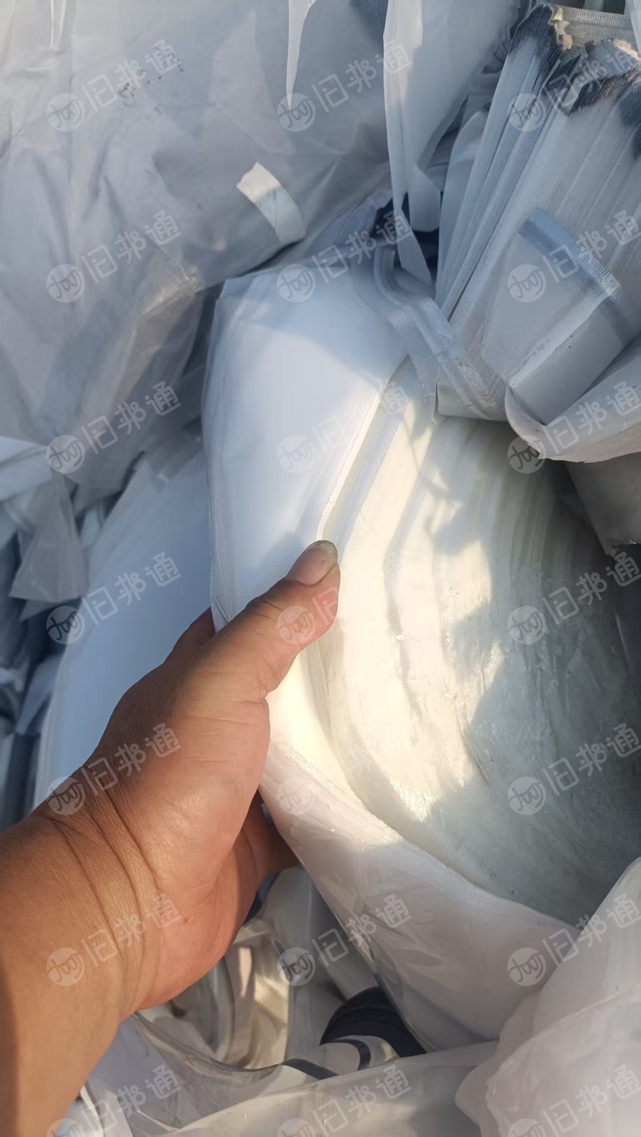 出售PET复EVA的反光膜切边料，现货16吨左右