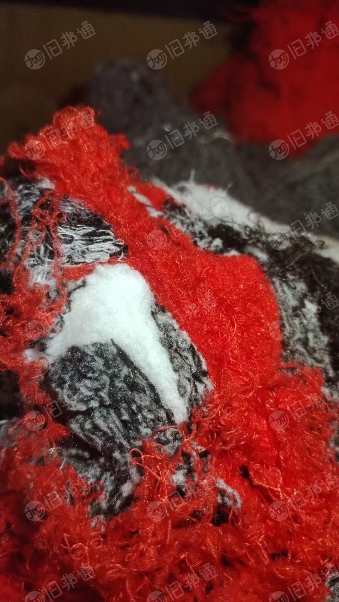 出售涤纶长丝，POY,弹力丝，有多种颜色，货在浙江绍兴