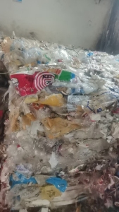 长期出纸塑混合料，每天都有100吨