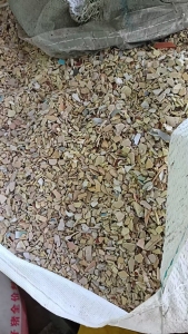 出售PVC护墙板破碎料,现货9*6一车
