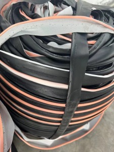 出售PVC皮革卷边料,吹毛用,现货9*6一车,河南焦作