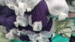 出售一批毛巾布,素色,什么颜色都有,现货60-70条左右,厂在绍兴柯桥