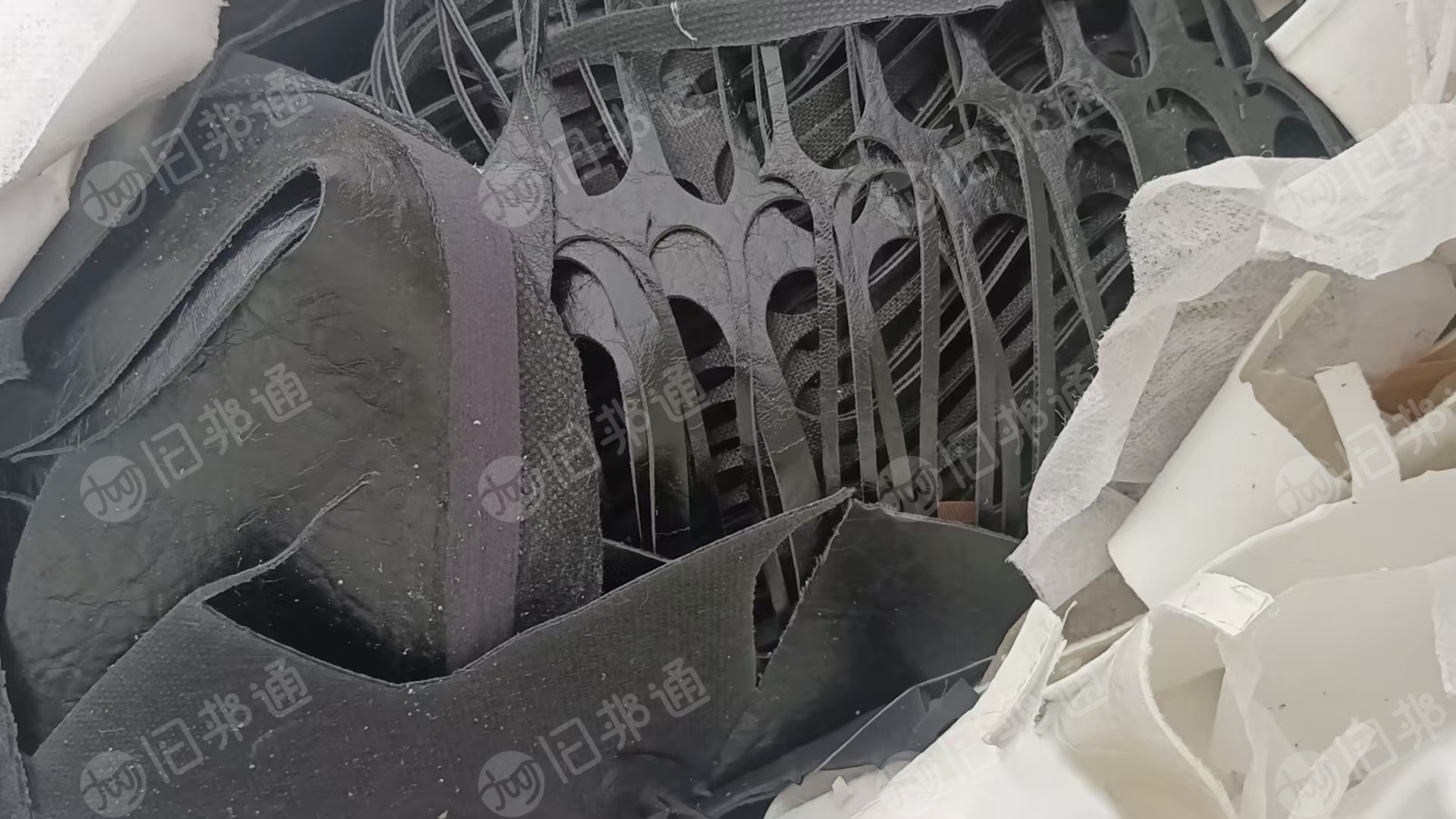 长期出售pu革边角料,月供上百吨