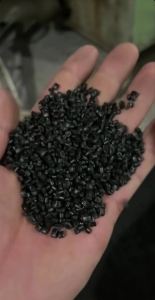 长期出售编织袋颗粒，过2层30-40目