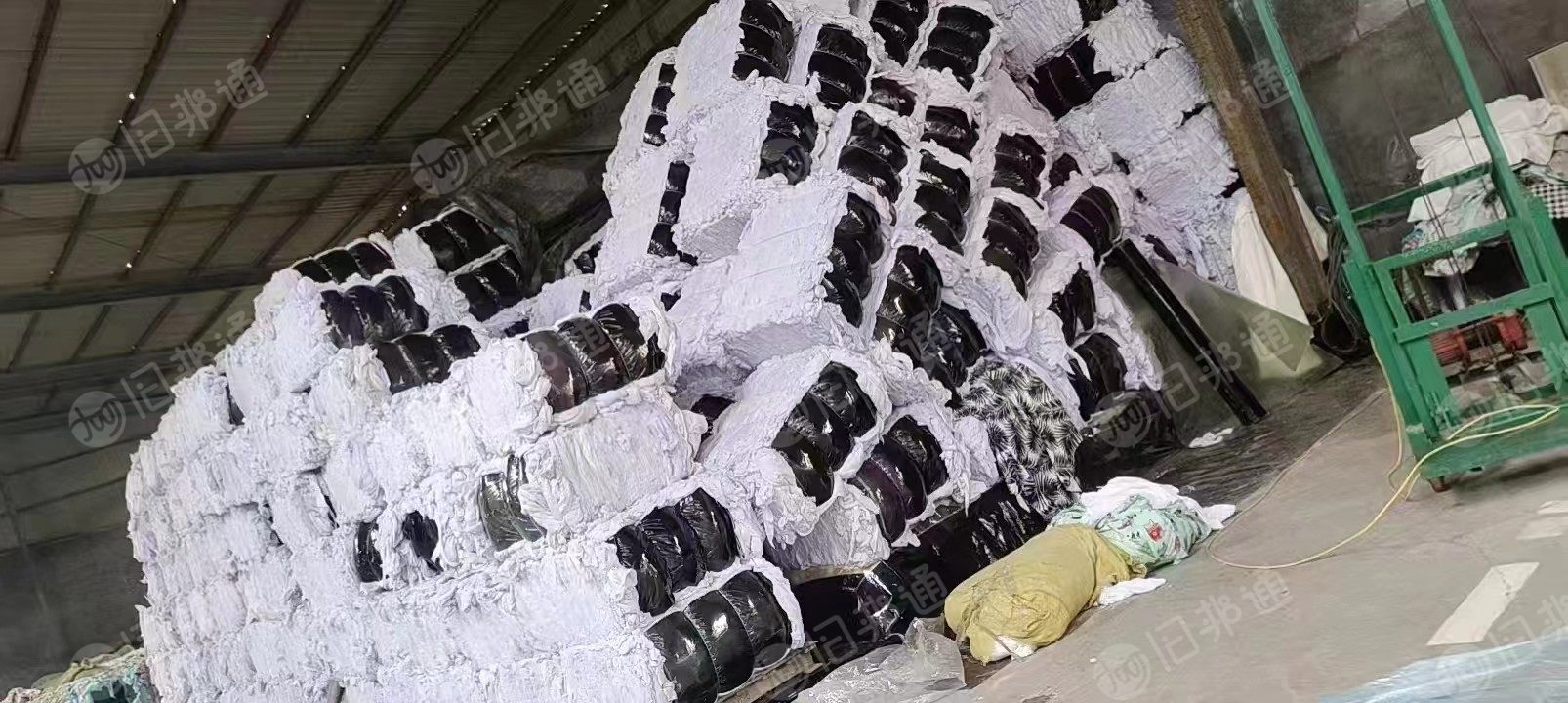 长期出售纯白针刺涤纶无纺布边角料，无浆，现货10多吨