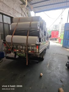 厂家长期出售PP无纺布卷材，含填充料，货在浙江温州