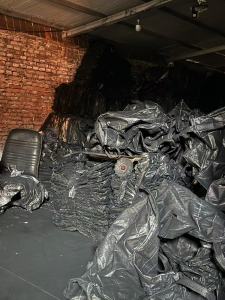 长期出售炭黑纸塑袋，每月9.6米一车