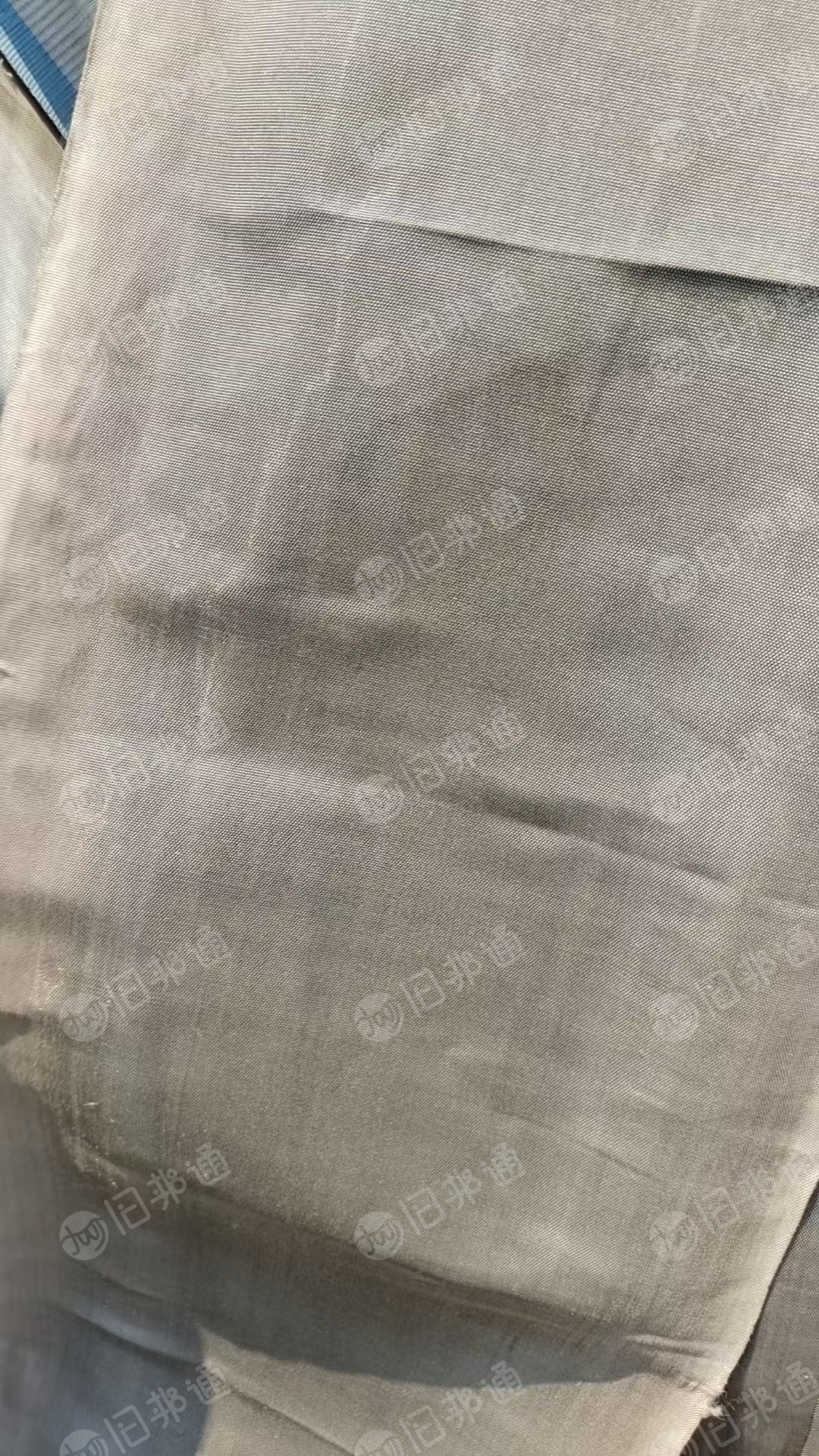 出售橡塑厂下来的，丙纶与涤纶混织的复合布，长丝是涤纶丝，现货20吨左右