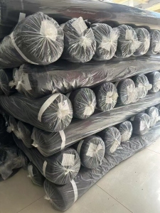 出售库存牛奶丝，四面弹，涤氨库存布，门幅155-180，克重120-180，现货有四五十吨