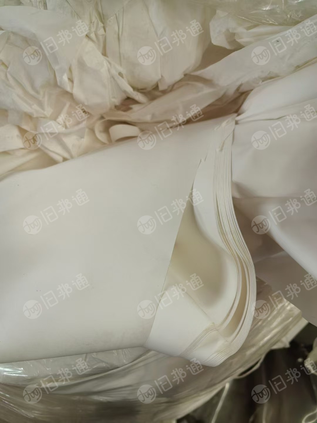 出售高压PE乳白刀口料，黑高压刀口料12吨
