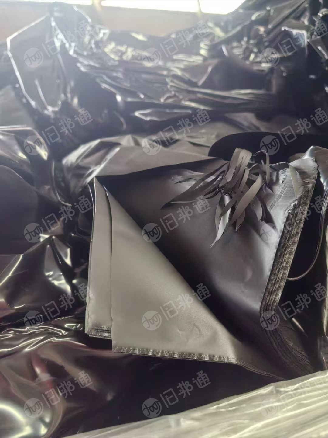 出售高压PE乳白刀口料，黑高压刀口料12吨