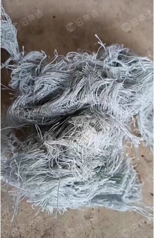 出售小化纱头料, 纯涤纶材质的,有白色和淡蓝色的,现货有几十吨,厂在江苏南通