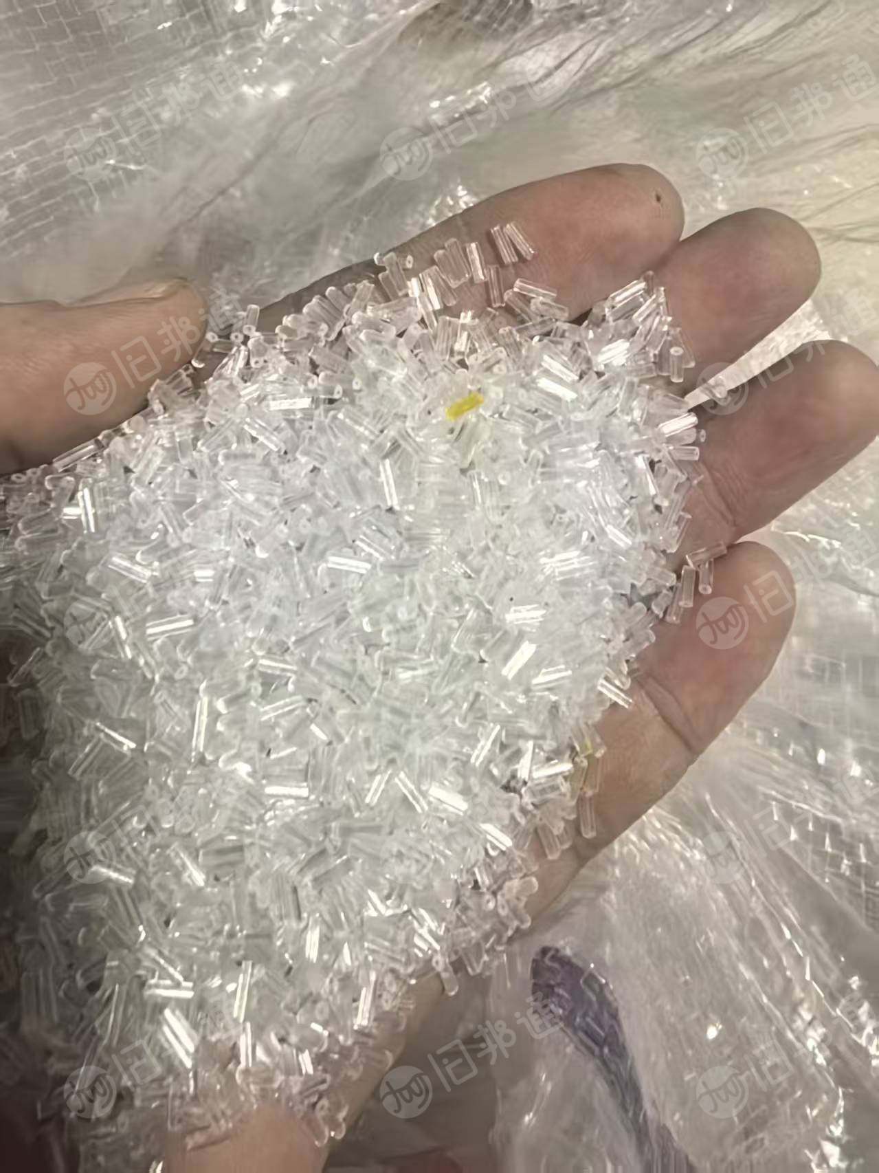 长期出售软质pvc颗粒，透明黑色都有，未过筛