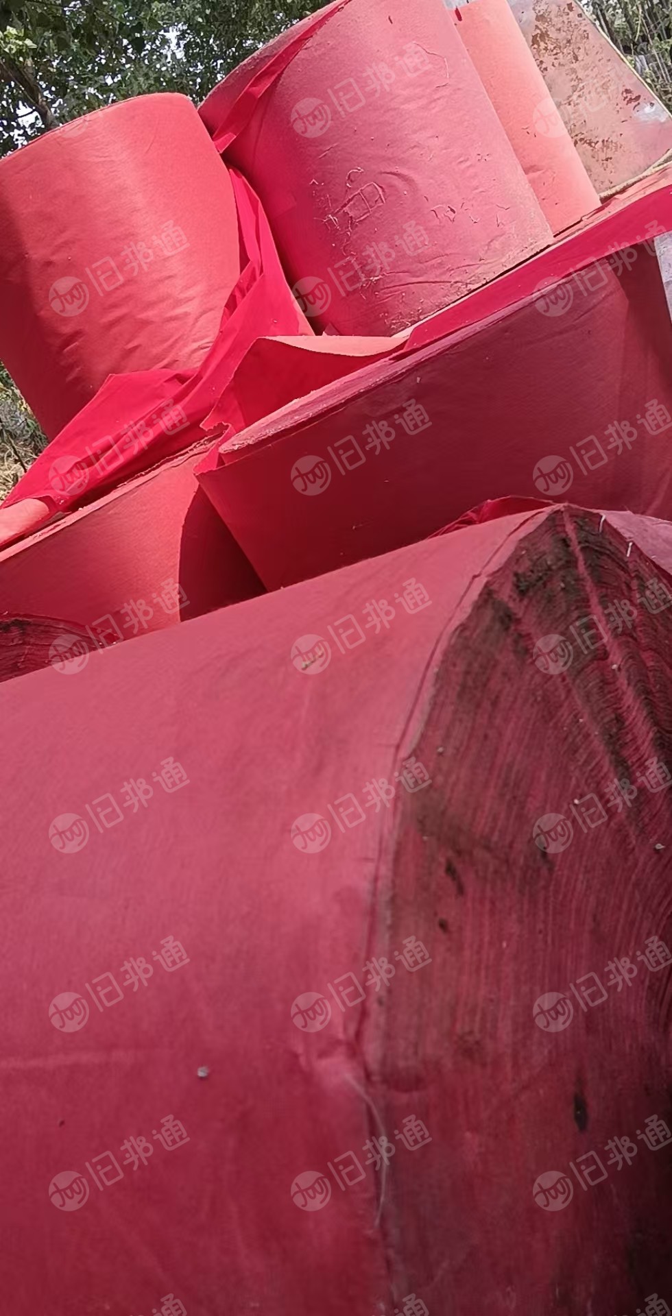 出售做墙纸下来的红色的无纺布卷材，无纺布，门幅54，现货七吨左右