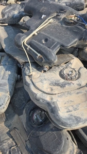 出售油箱废料料，废旧油箱