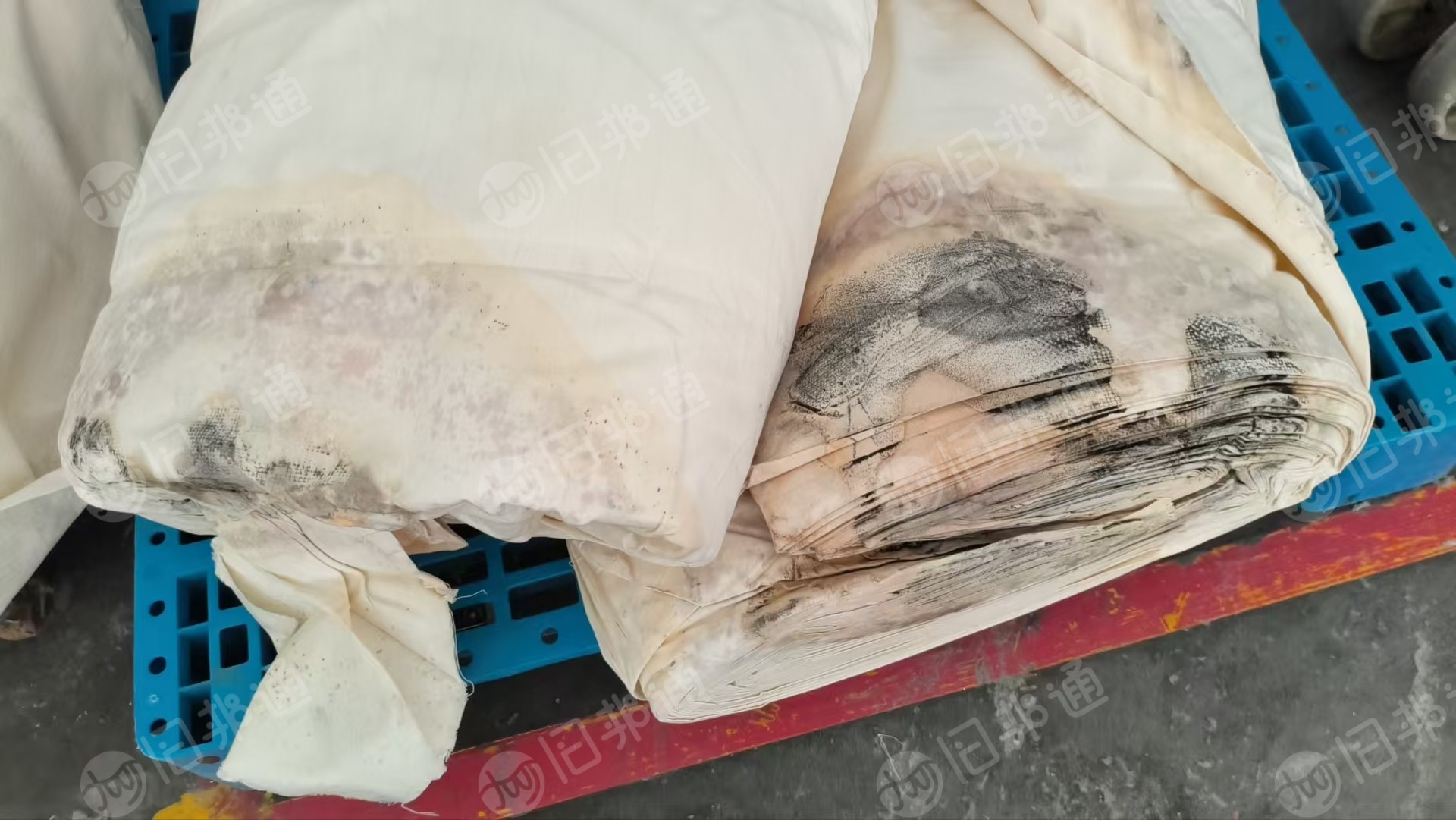 出售保险公司受损的库存布料, 4000米左右,货在湖北孝感