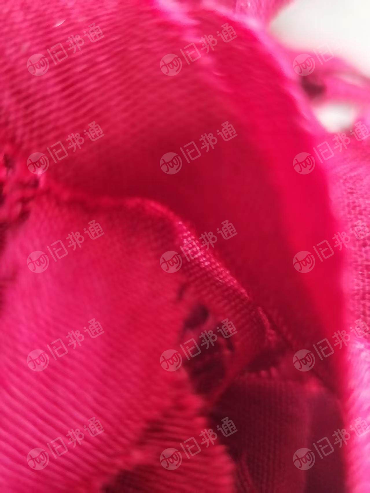 长期出售纯涤纶废布，什么颜色都有，分开了，现货10吨， 厂在江西鹰潭