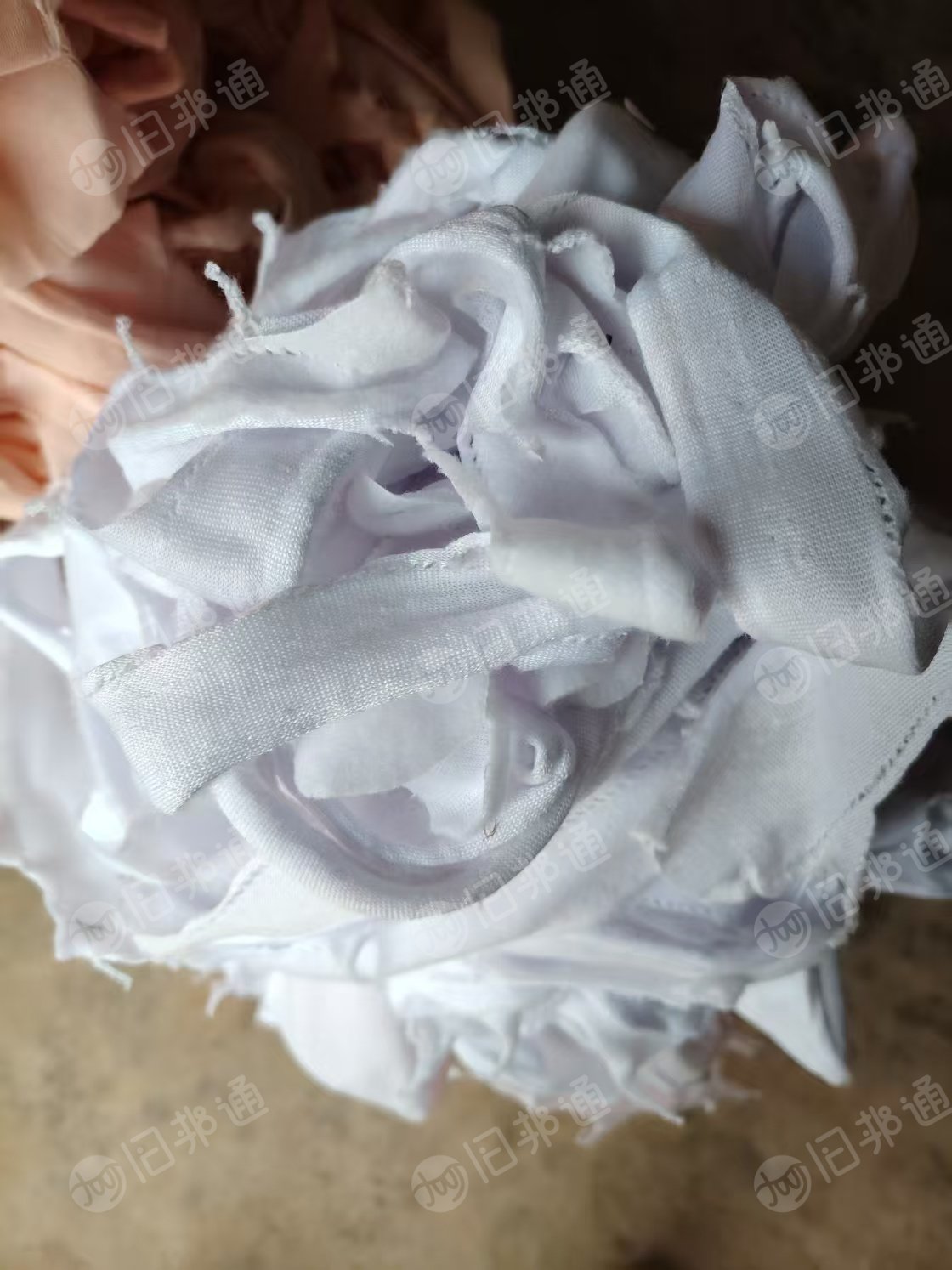 长期出售纯涤纶废布,什么颜色都有,分开了,现货10吨, 厂在江西鹰潭