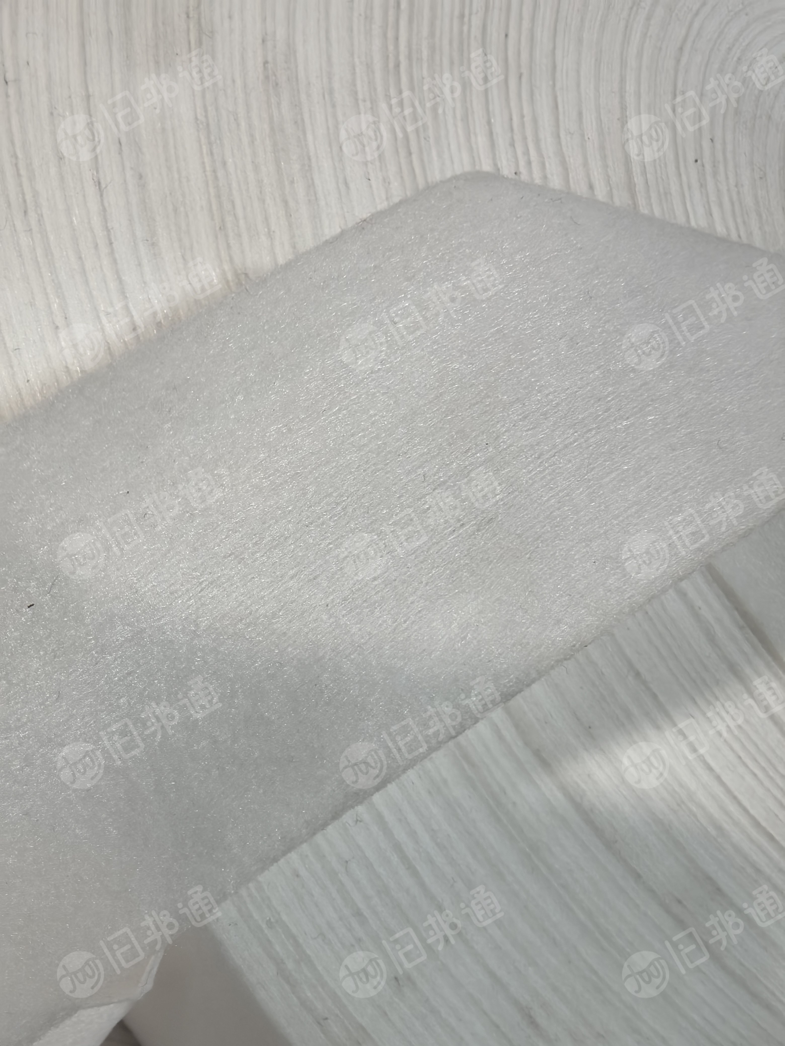 出售一批4公分宽左右的涤纶无纺布盘料，现货3-4吨左右， 厂在浙江宁波
