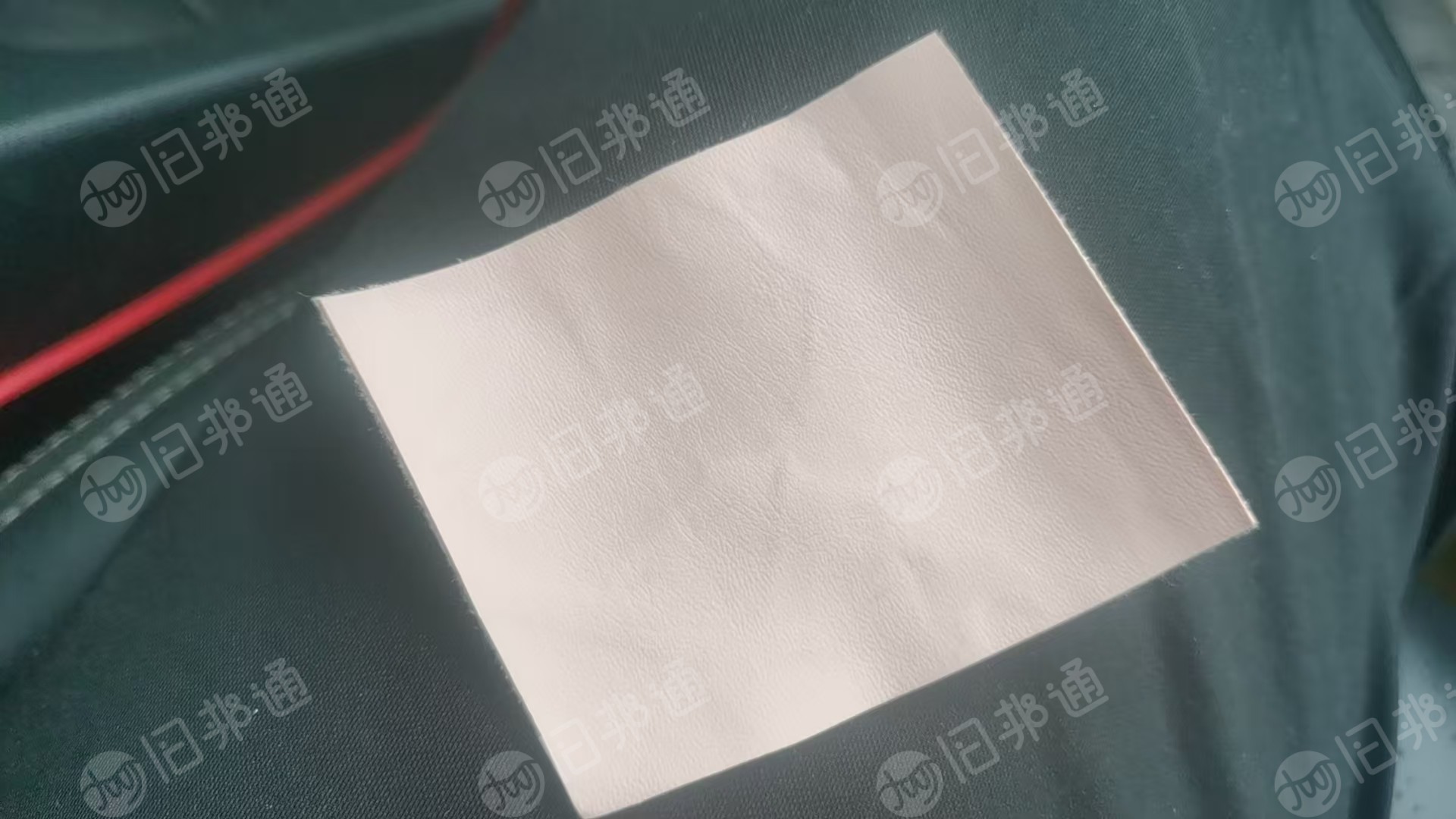 出售PVC沙发革库存尾货，部分是汽车座椅革的，现货10吨