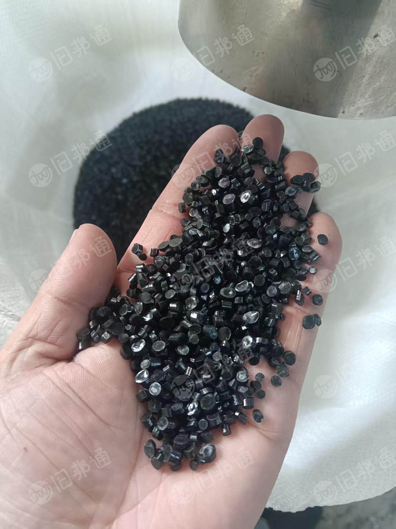 出售软质PVC颗粒,60度,月供300吨