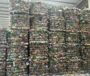 长期出售PET瓶砖，聚酯瓶砖