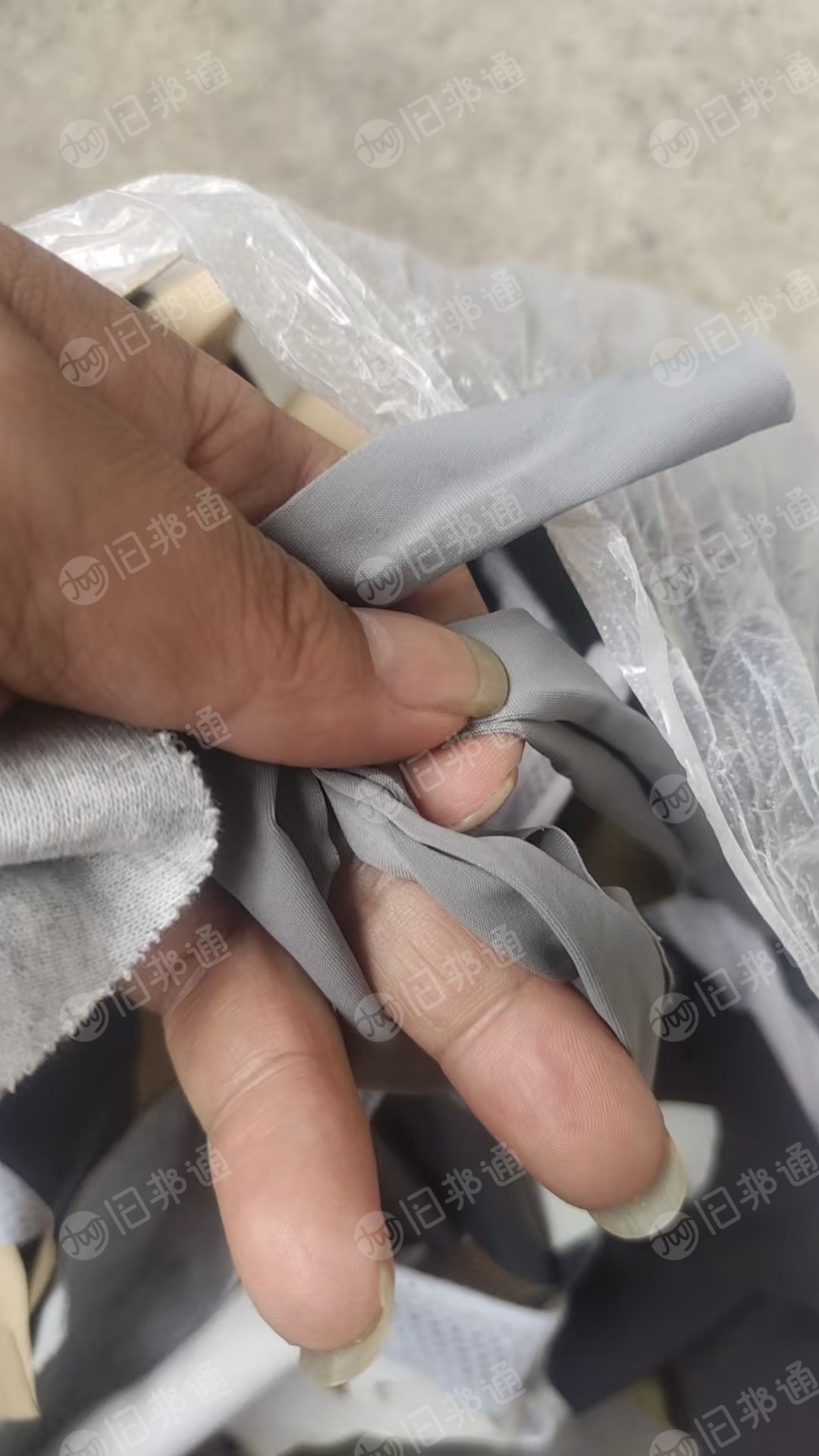 长期出售各种废布，服装厂下来的，涤纶废布现货十几吨，货在湖南衡阳