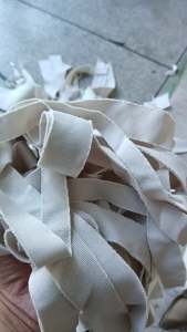 长期出售服装厂下脚料，棉布，纯棉废布，90棉，颜色料，开花料等