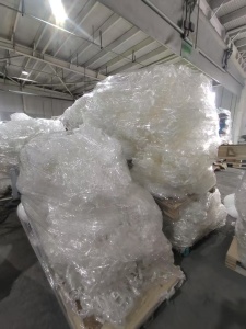 出售光伏厂下来的PET轻胶膜，现货100多吨