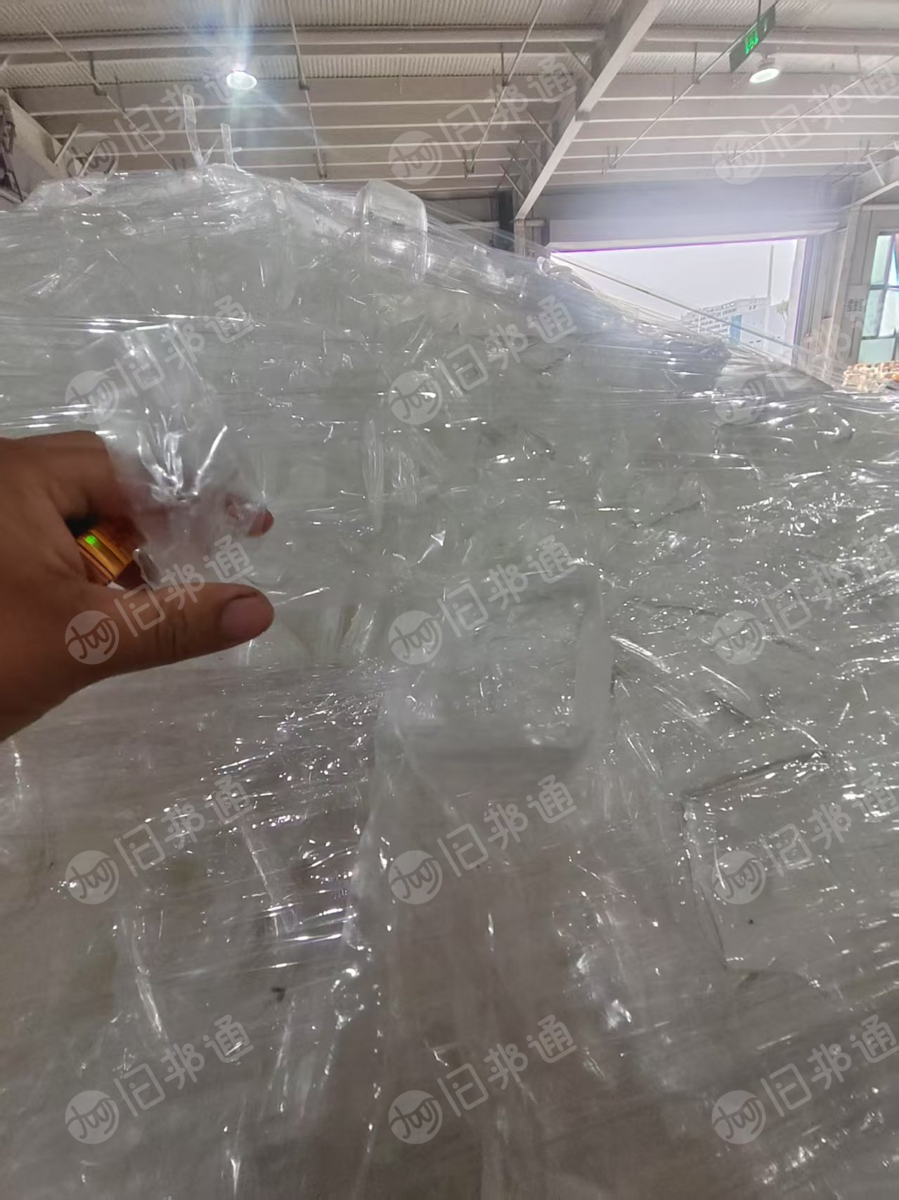 出售光伏厂下来的PET轻胶膜，现货100多吨