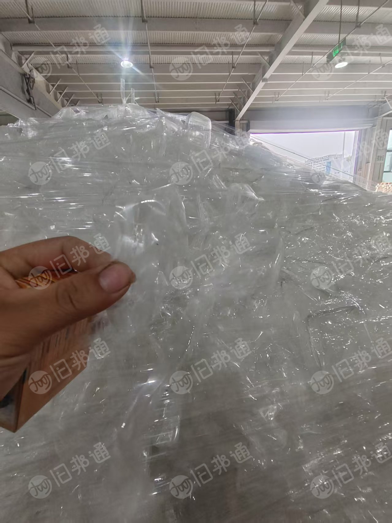 出售光伏厂下来的PET轻胶膜，现货100多吨