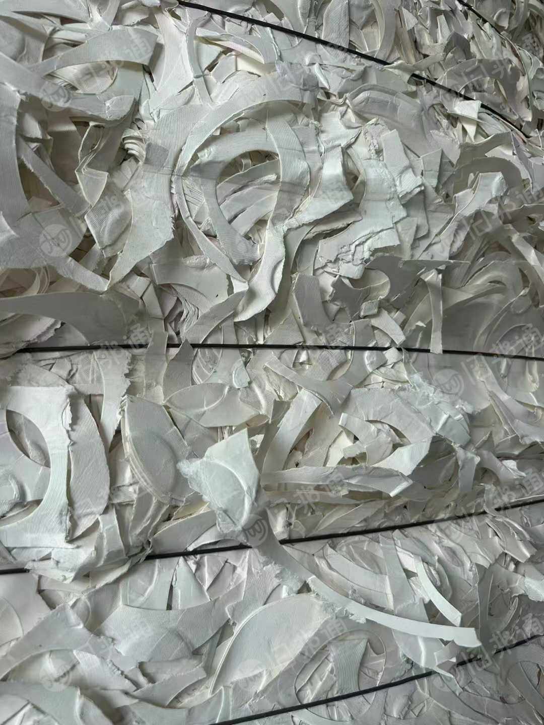 出售木浆餐盒纸边角料
