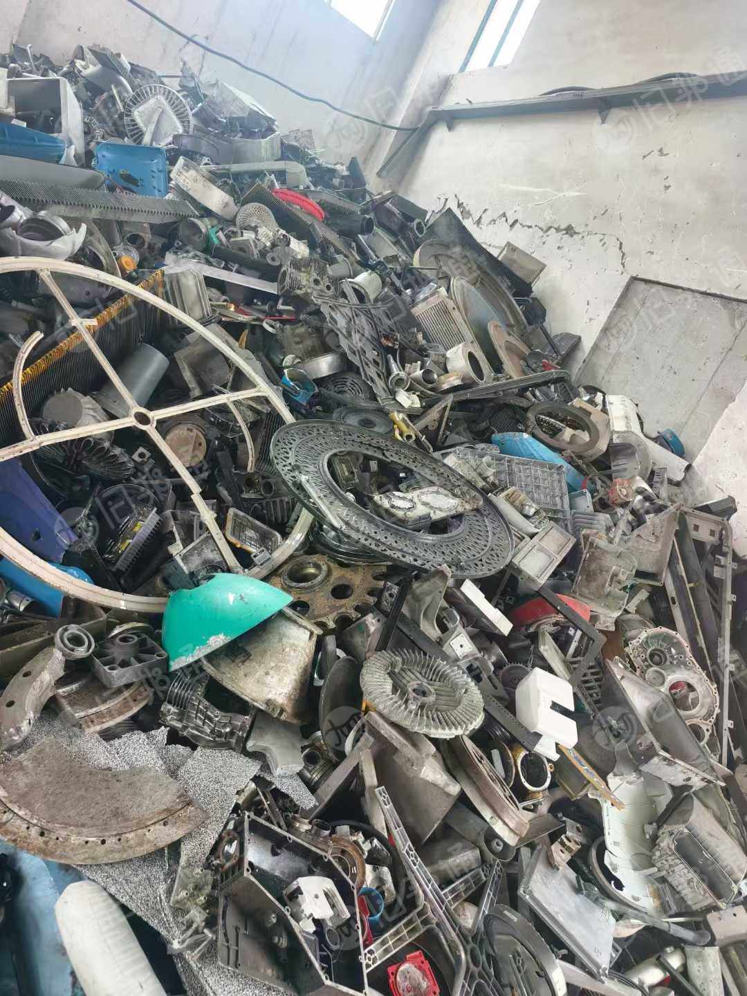 出售手捡生铝，现货两车